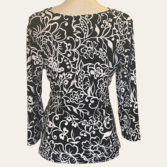 JTB, Medium, Black/White V Neck Top - 3/4 Sleeve, Gathered Waist, Button Accent - Picture 3 of 3
